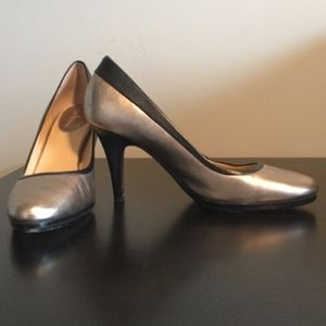 Cole Haan Gold and Black Heels 10B